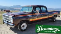 Find of the Day: The sundown stripes are what make this 1979 Dodge D200 Adventurer crew cab awesome