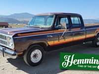Find of the Day: The sundown stripes are what make this 1979 Dodge D200 Adventurer crew cab awesome