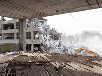 Four-Links - Packard Plant Demolition Ordered, Buy a 4×4 for Ukraine, Tony Gilroy, C.W. McCall