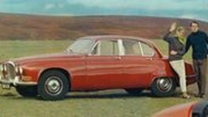 1967 Jaguar 420G Grand Saloon Sedan 1-page Original Sales Brochure Fact Sheet 