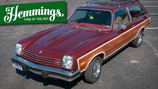 You don't find such nice plaid seats in anything but a perfectly preserved 1976 Chevrolet Vega Kammback station wagon