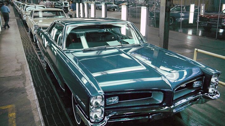 1969 PONTIAC BONNEVILLE GM ASSEMBLY LINE PHOTO MANUFACTURING FACTORY CAR DESIGN 