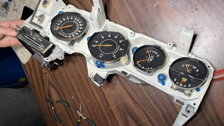 How and why to replace an ammeter with a voltmeter in a vintage Mopar