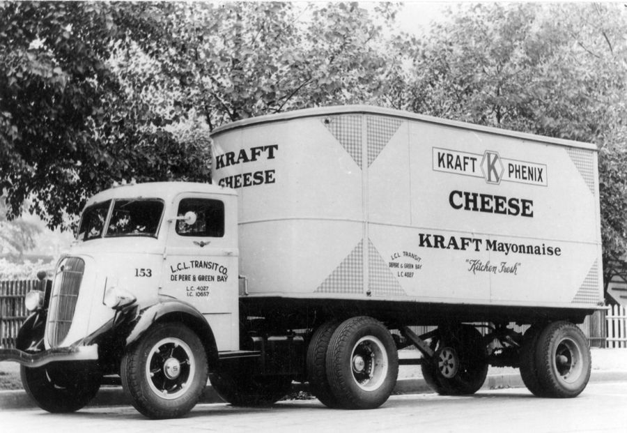 A pciture of a truck manufactured by Studebaker