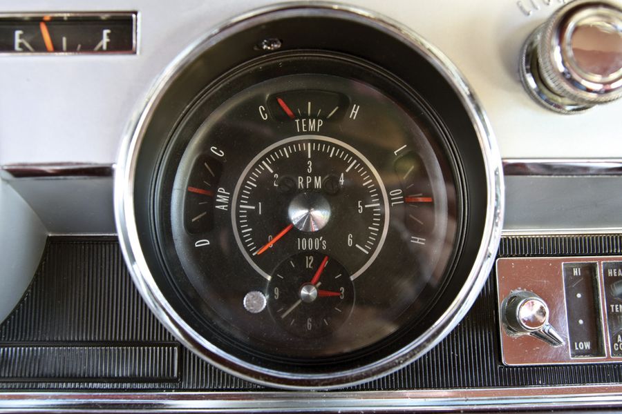 Gm S Divisions Offered Stylish Tachometer Options For Its