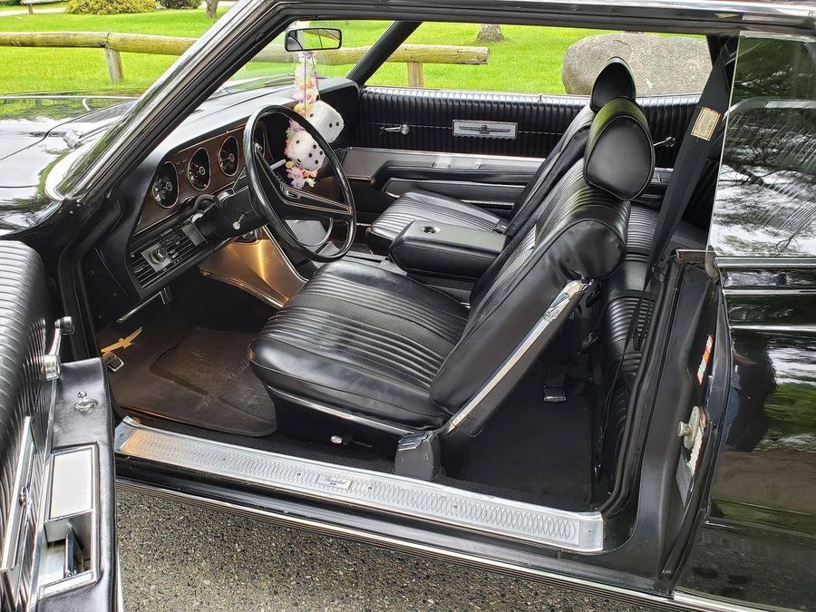 1969 ford thunderbird interior