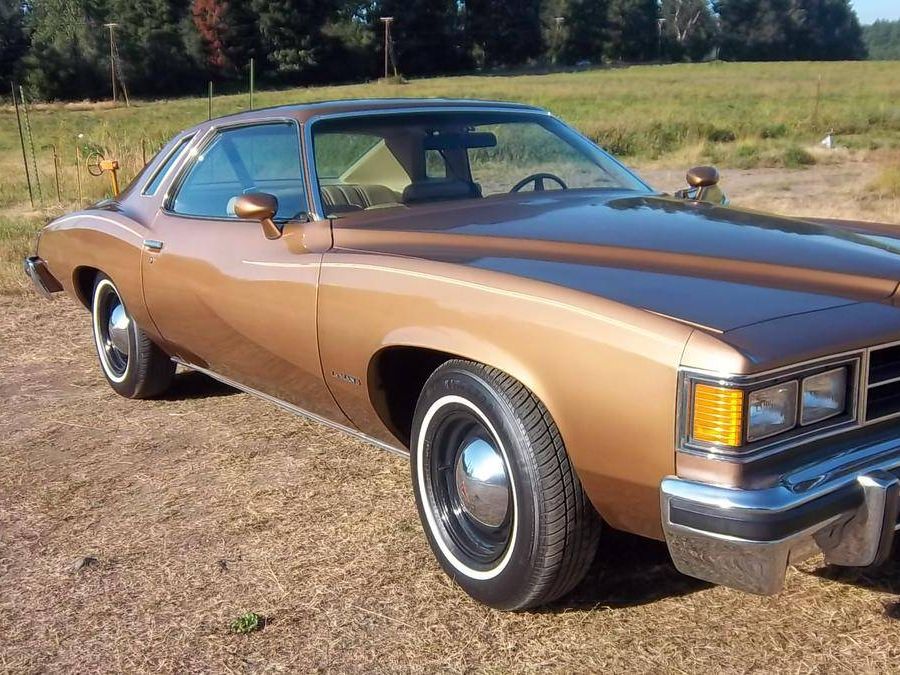 hemmings find of the day 1976 pontiac lemans hemmings 1976 pontiac lemans