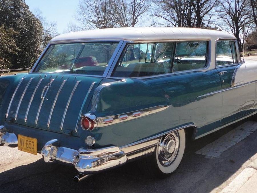 hemmings find of the day 1956 pontiac safari hemmings 1956 pontiac safari