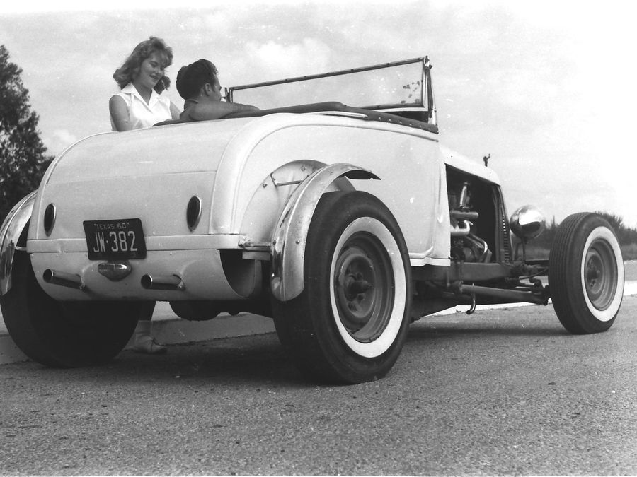 Hot rod nostalgia - Page 36 7-Wagers-added-rolled-pan-at-rear-and-ran-exhaust-tips-through-it