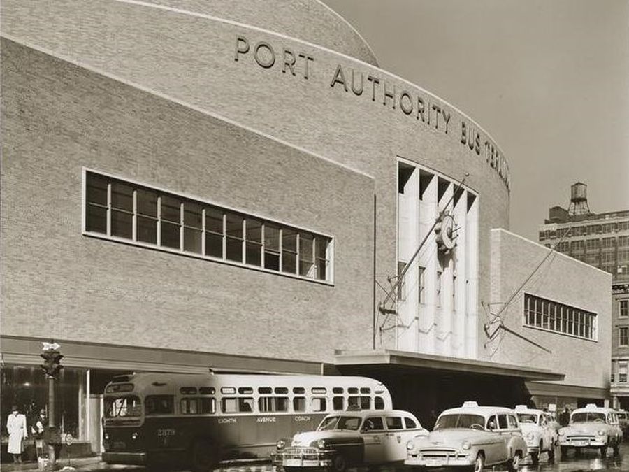 greyhound luggage storage port authority