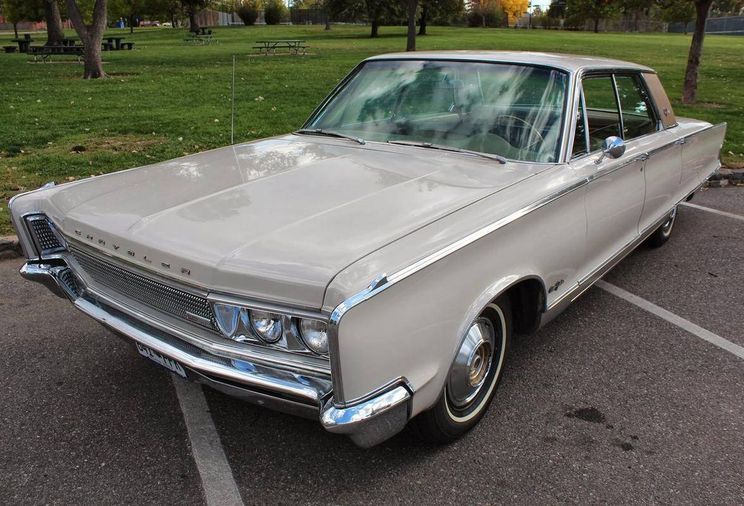 Hemmings Find Of The Day 1966 Chrysler New Yorker Four Door Hardtop Hemmings