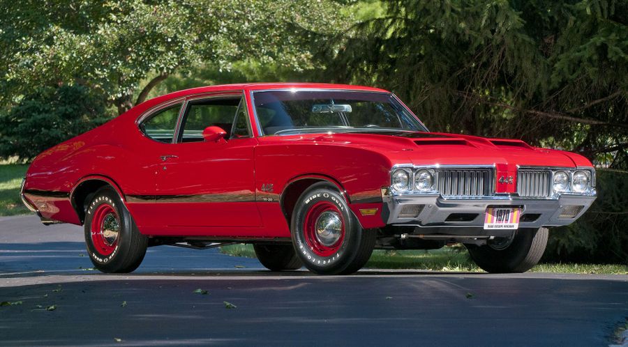 Oldsmobile 4 4 2 Sports Coupe Sells For 100 000 At Mecum St Charles Hemmings Motor News