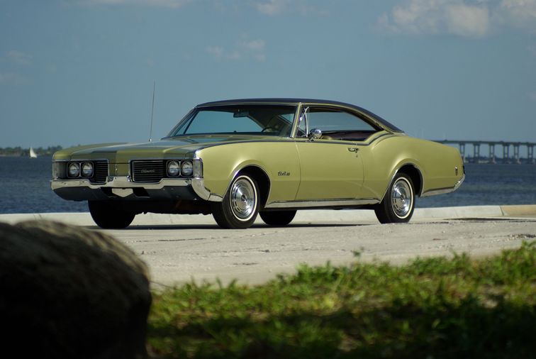 forgotten fastback oldsmobile s striking delmont 88 holiday coupe hemmings striking delmont 88 holiday coupe