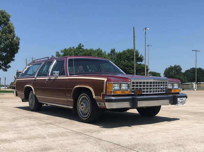 hemmings find of the day 1984 ford country squire hemmings 1984 ford country squire
