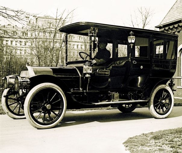 One of Pierce's many successes was as a presidential limousine. This 1909 Model 48 limo was part of the White House transportation fleet, and was used by President Taft.
