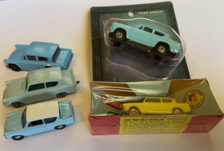 Harry Potter Die Cast Ford Anglia Collectors Edition Set 