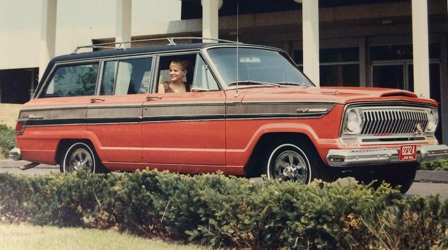 1966SuperWagoneer.jpg