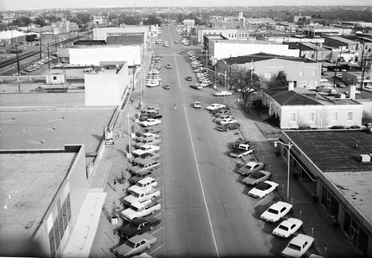 Carspotting Arlington, Texas, 1970 Hemmings